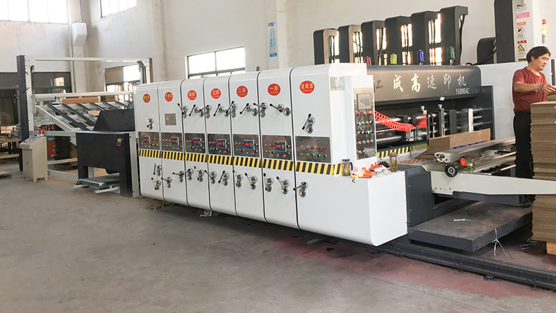 仁成紙箱印刷機印刷精度高，印刷色帶，小字網點效果好